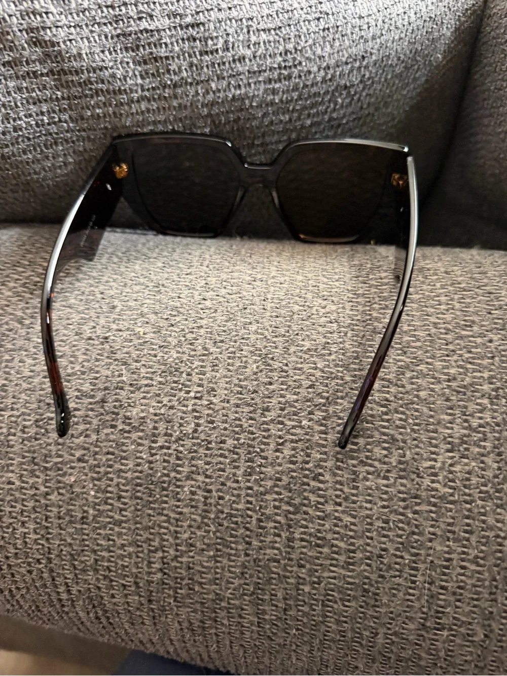 Gucci bold sunglasses